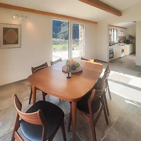 Hébergement de vacances 3 Bedroom Stunning In Vieussan
